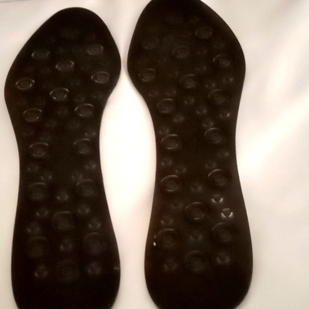 NIKKEN MAGNETIC INSOLES 10 equals 8  1/2 these can be cut